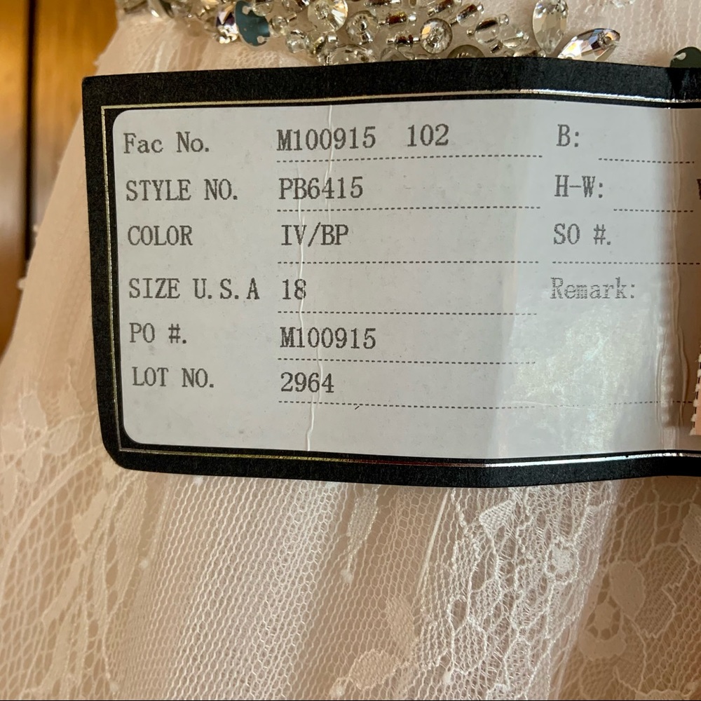 Moonlight Bridal Platinum Label Wedding Dress - Picture 9 of 15